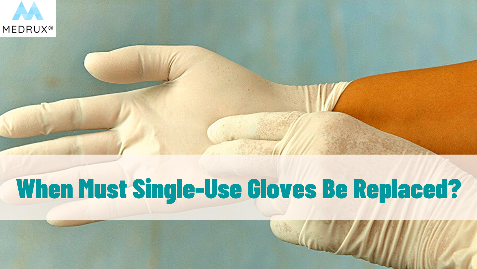When should kitchen staff wear gloves?